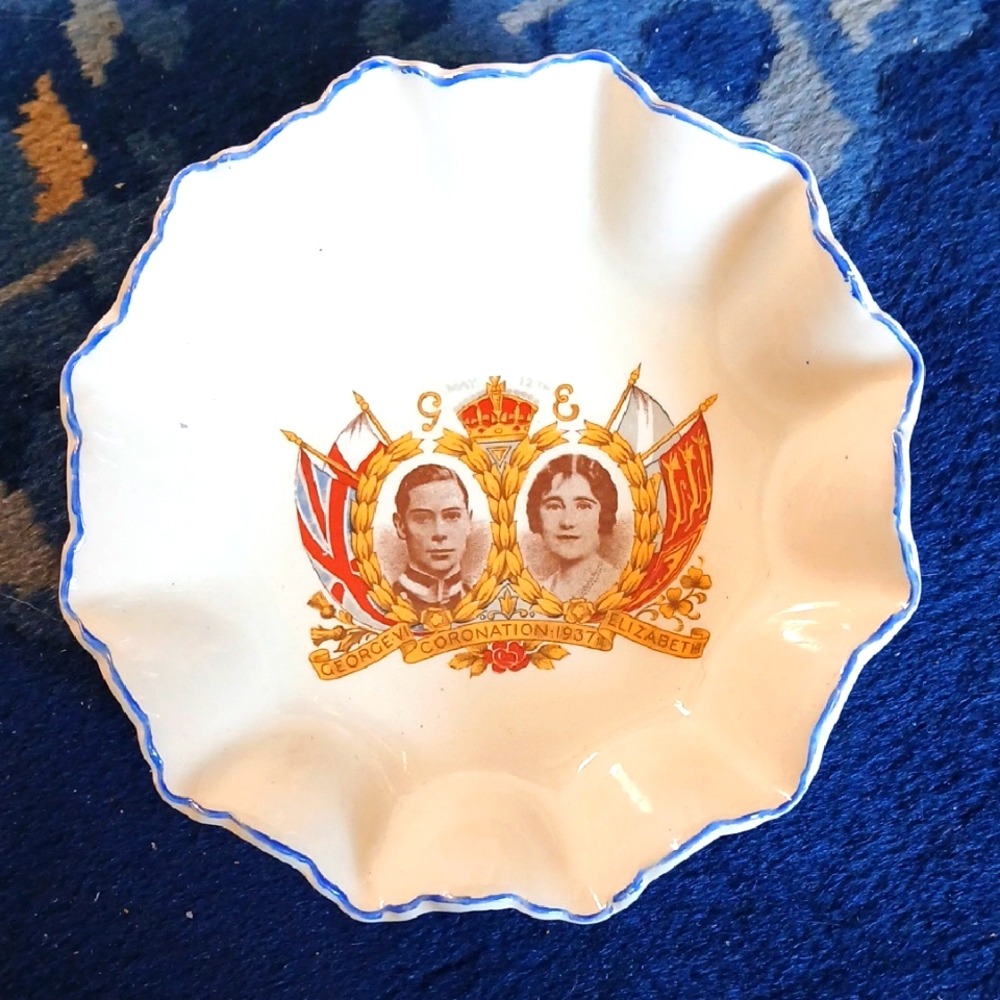 Vintage 1937 Coronation Dish Of King George VI  with Blue Trim